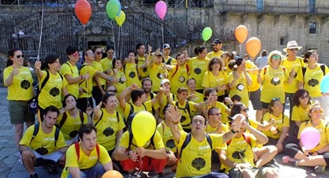 Voluntarios de OHL y jóvenes con discapacidad hacen el Camino de Santiago