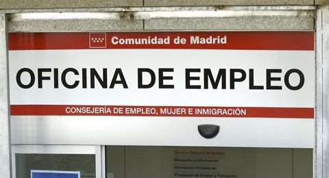 España lidera la caída del paro en la eurozona