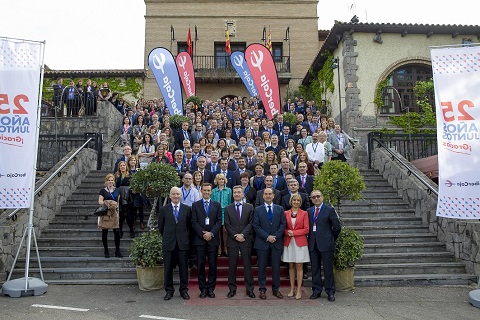 280 empleados de Ibercaja celebran sus bodas de plata en la entidad