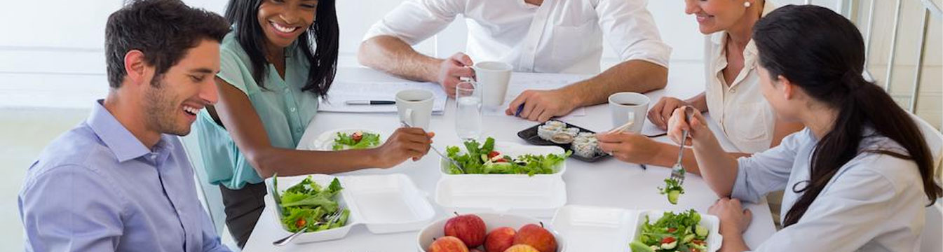 Comer sano en el trabajo es posible: seis consejos para hacerlo
