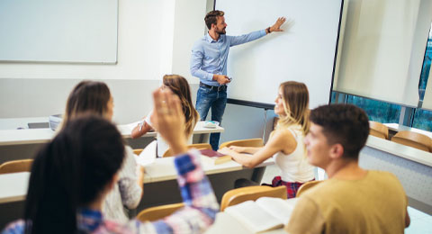 Convocatoria de empleo público para trabajar como profesor en la Universidad Complutense de Madrid