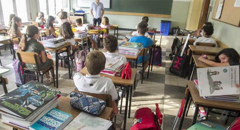 Los profesores exigen mejores condiciones y más plazas