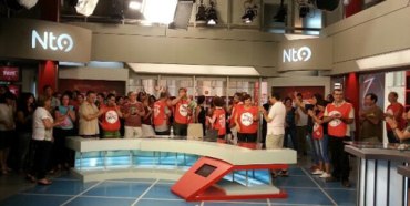 Los trabajadores de RTVE culpan del cierre de RTVV a la mala gestión política