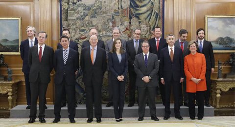 La reina recibe a la Fundación Línea Directa en el Palacio de la Zarzuela