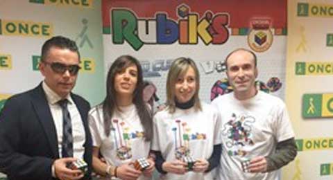 La ONCE y Rubik presentan el cubo adaptado para personas ciegas o con discapacidad visual
