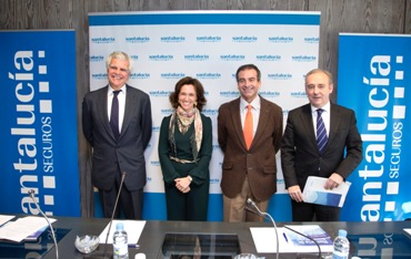 Santalucía Seguros firma un convenio de colaboración con la AECC, Cáritas y Cruz Roja