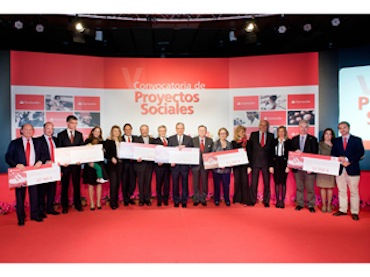 Banco Santander y sus empleados entregan 200.000 euros a seis ONG españolas