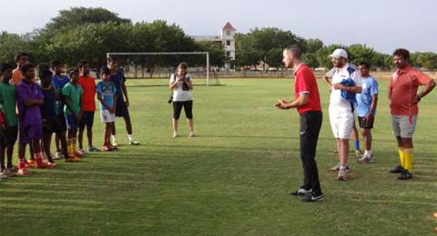 Fundación Vicente Ferrer forma a futbolistas inteligentes