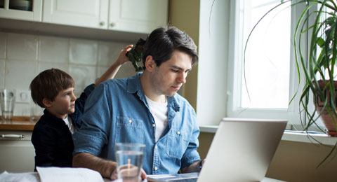 Teletrabajar con niños y ser productivo, ¿es posible?