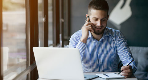 La cara y la cruz del teletrabajo: aumenta la satisfacción y la flexibilidad laboral pese a trabajar más horas