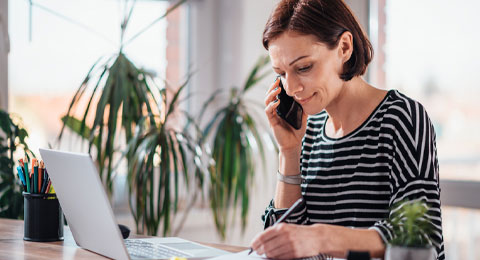 Vuelta a la actividad: diez consejos para cuidar de la salud y el bienestar teletrabajando