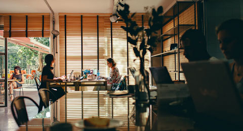 Cinco consejos para convertir tu workspace en un espacio de trabajo relajante