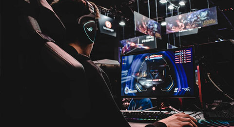 Descubre los perfiles profesionales que el sector de los esports necesita para seguir creciendo