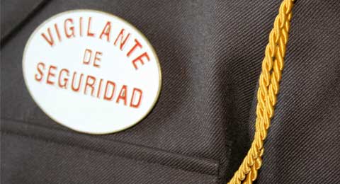 En septiembre, huelga de los trabajadores de seguridad del aeropuerto de Santander