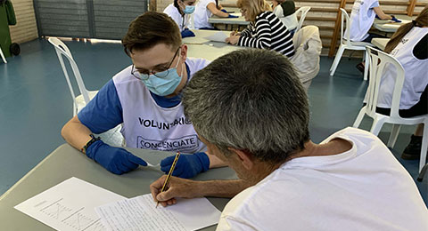 Iniciativas solidarias: conoce los seis proyectos de voluntariado social premiados por la Fundación Mutua Madrileña